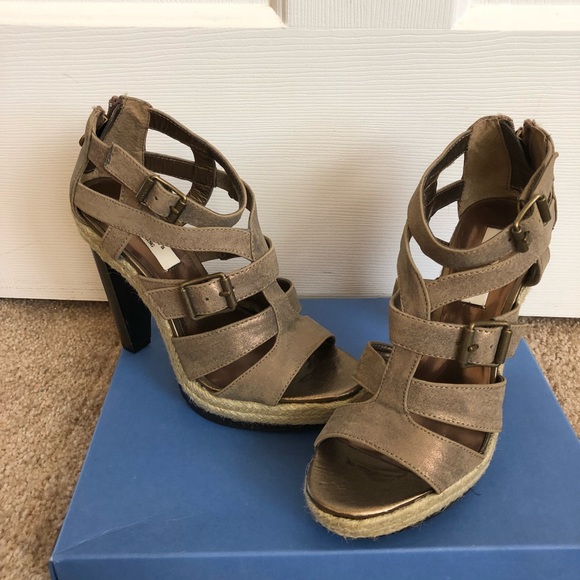 Heels. - Picture 2 of 3